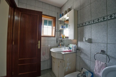 Moradia T4 para Venda em Real
