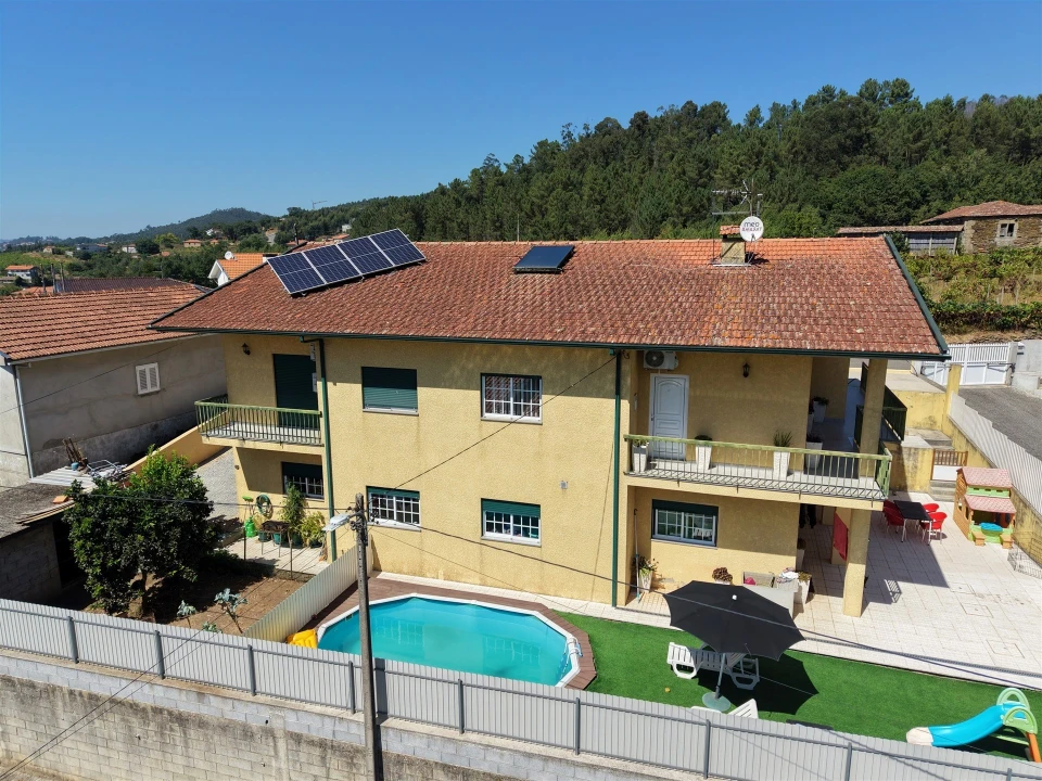 Moradia T4 para Venda em Real Foto 1