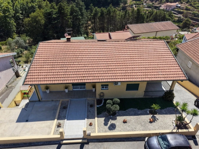 Moradia T4 para Venda em Real Foto 82