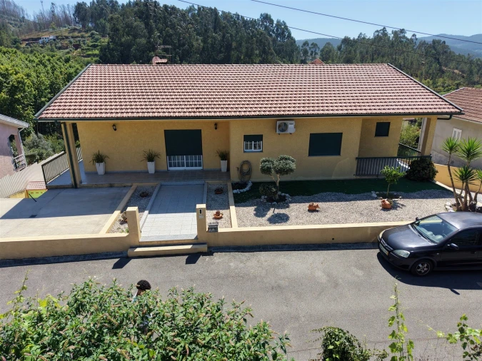 Moradia T4 para Venda em Real Foto 80