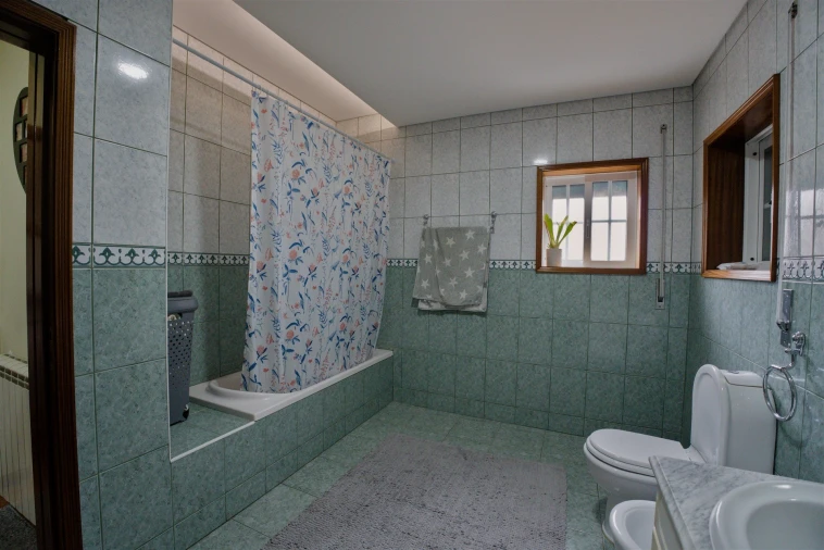 Moradia T4 para Venda em Real Foto 51