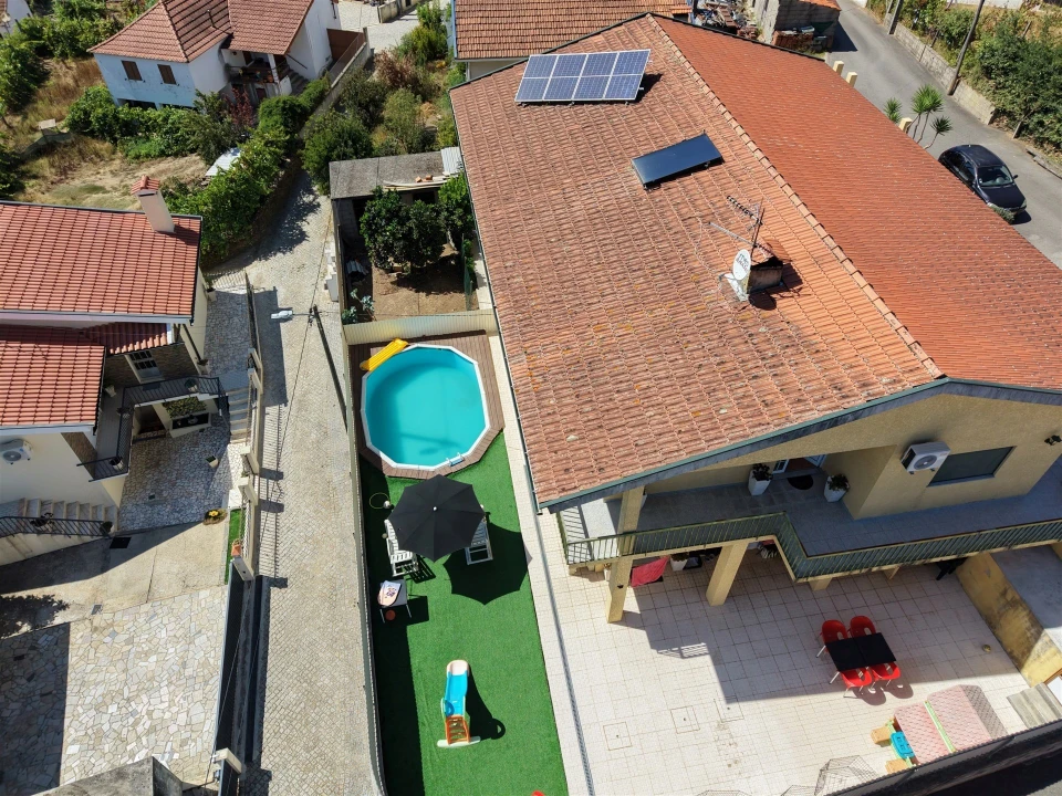 Moradia T4 para Venda em Real Foto 3