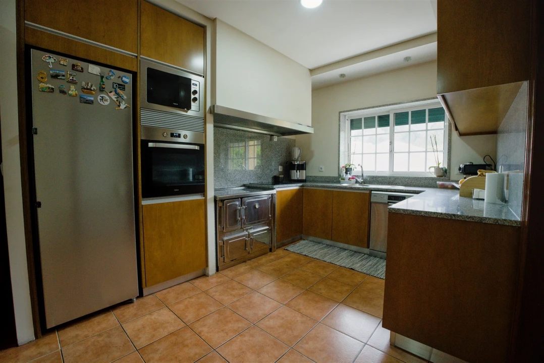 Moradia T4 para Venda em Real Foto 36