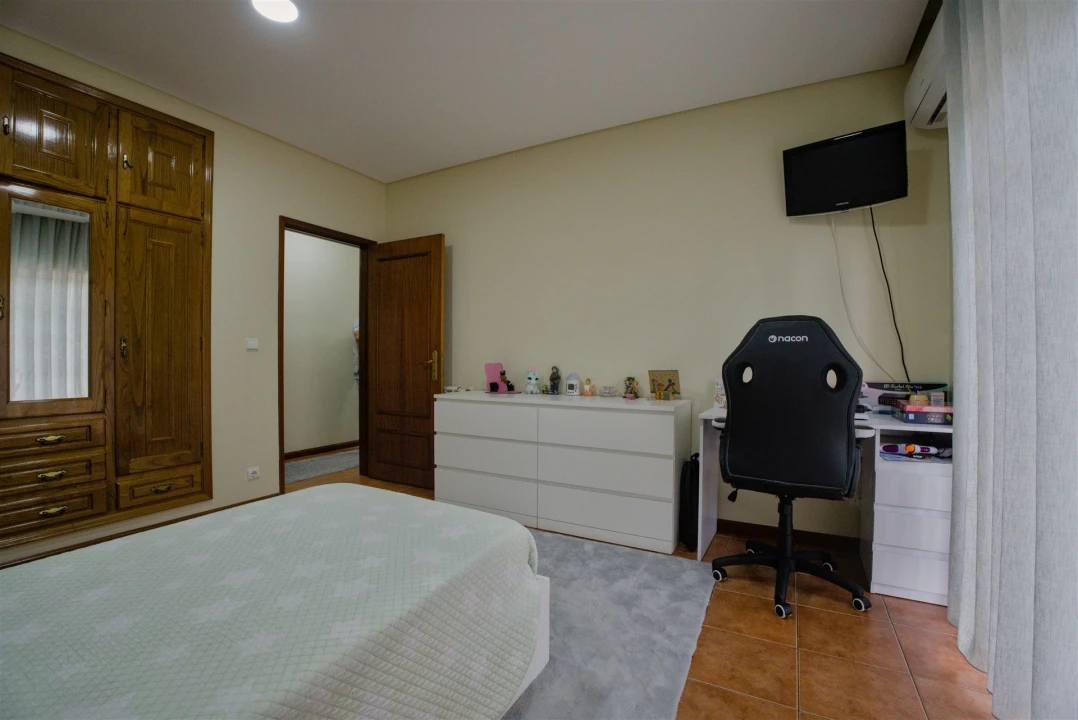 Moradia T4 para Venda em Real Foto 16