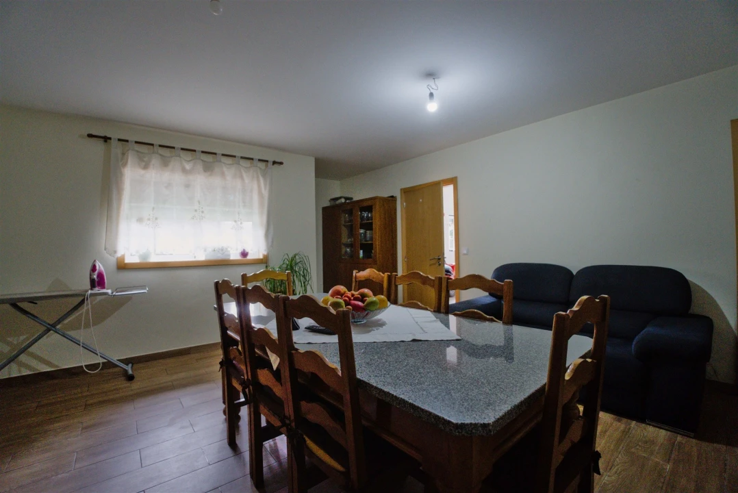Moradia T4 para Venda em Real Foto 39