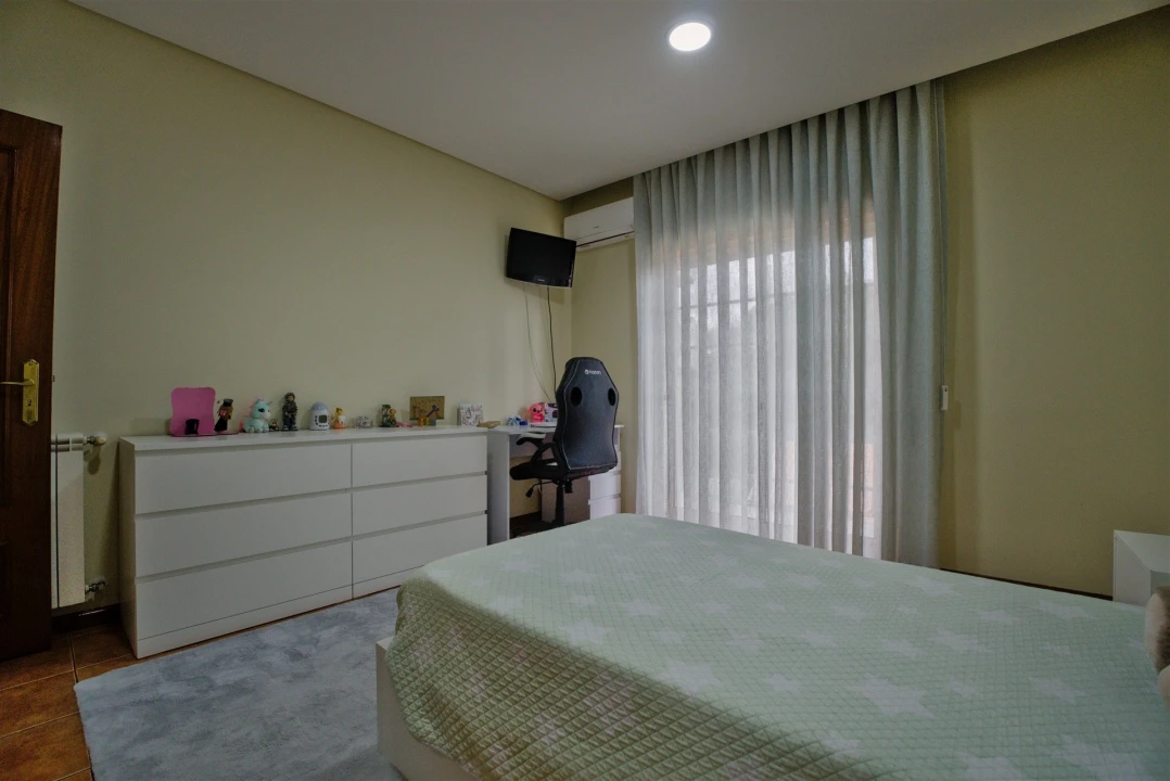 Moradia T4 para Venda em Real Foto 54