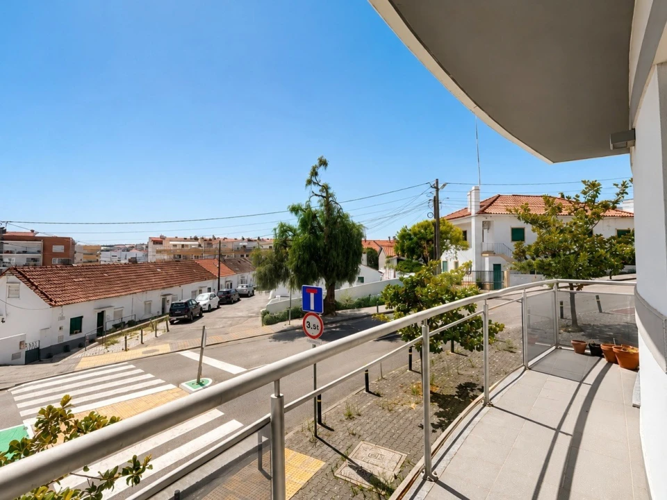 Apartamento T2 para Arrendamento em Leiria, Pousos, Barreira e Cortes Foto 14