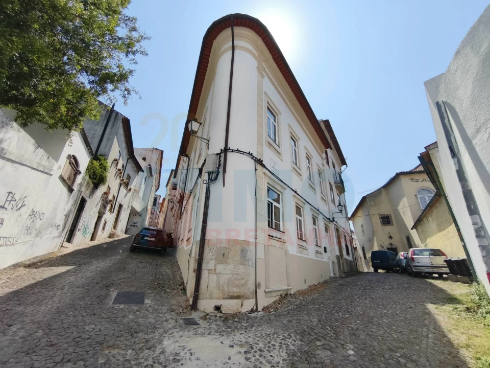Moradia T8 para Venda em Sé Nova, Santa Cruz, Almedina e São Bartolomeu Foto 1