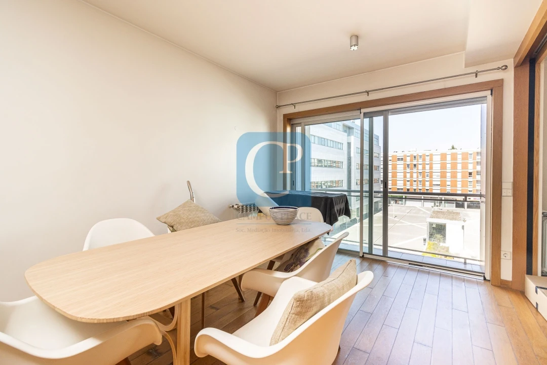 Apartamento T2 para Arrendamento em Paranhos Foto 7