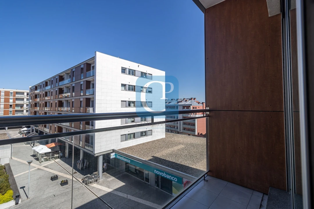 Apartamento T2 para Arrendamento em Paranhos Foto 20