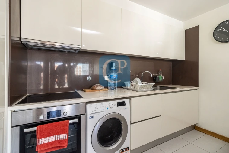 Apartamento T2 para Arrendamento em Paranhos Foto 5