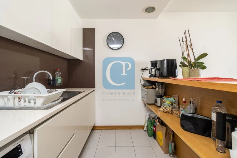 Apartamento T2 para Arrendamento em Paranhos Foto 6