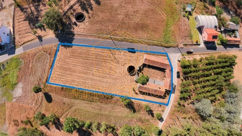 Moradia T2 para Venda em Ferreira-A-Nova