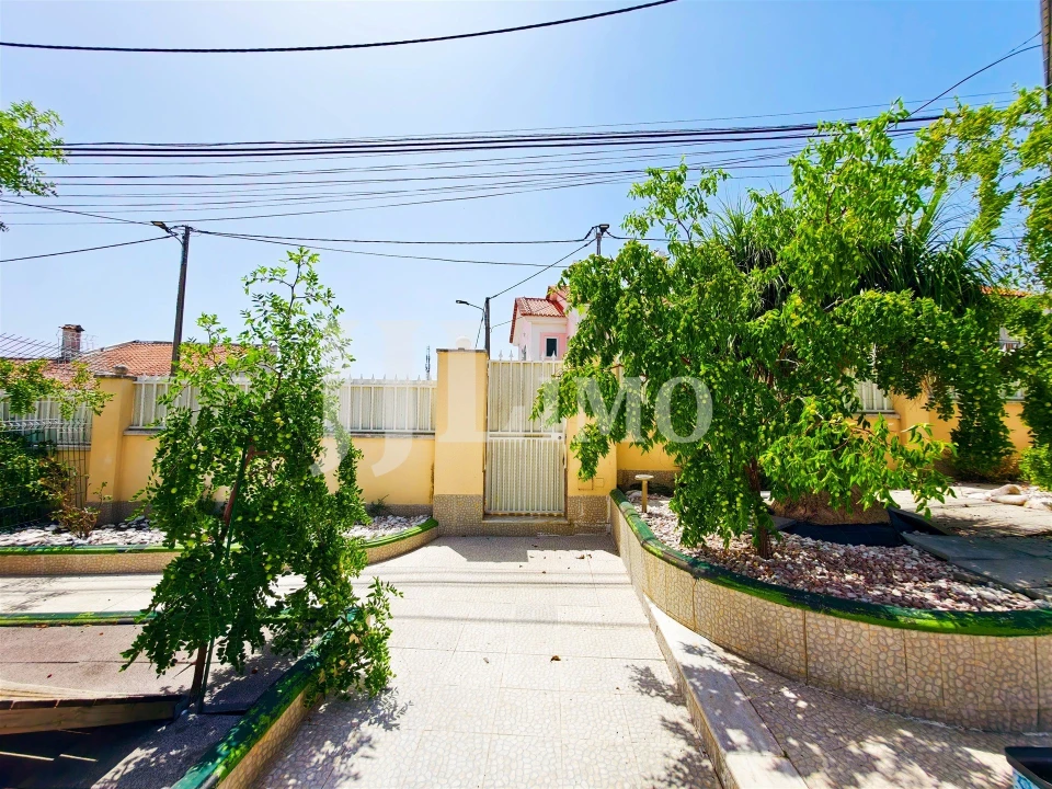 Moradia T3 para Venda em Laranjeiro e Feijó Foto 6
