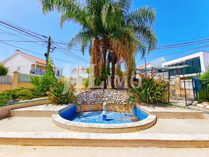 Moradia T3 para Venda em Laranjeiro e Feijó Foto 3