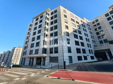 Apartamento T2 para Arrendamento em Lumiar
