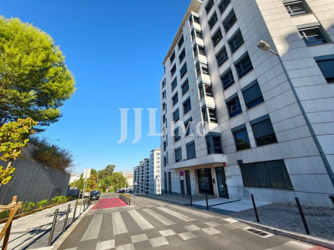 Apartamento T2 para Arrendamento em Lumiar Foto 7