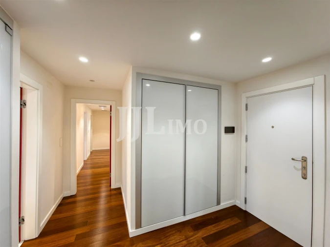 Apartamento T2 para Arrendamento em Lumiar Foto 8