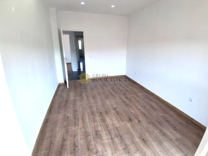 Apartamento T3 para Venda em Fânzeres e São Pedro da Cova Foto 20
