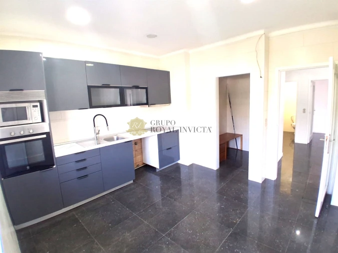 Apartamento T3 para Venda em Fânzeres e São Pedro da Cova Foto 4