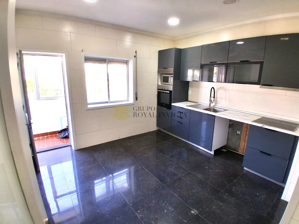 Apartamento T3 para Venda em Fânzeres e São Pedro da Cova Foto 1