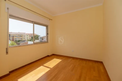 Apartamento T2 para Arrendamento em Barreiro e Lavradio