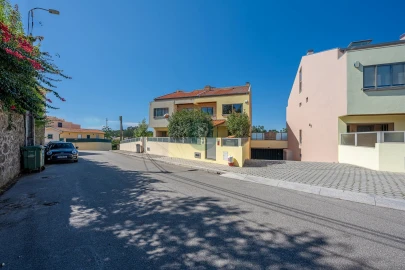 Moradia T4 para Venda em Serzedo e Perosinho
