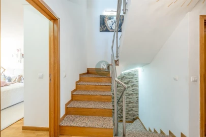 Moradia T4 para Venda em Serzedo e Perosinho