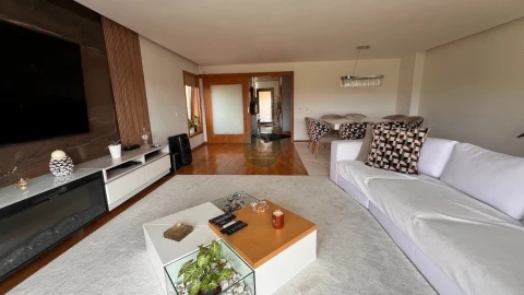 Moradia T4 para Venda em Serzedo e Perosinho