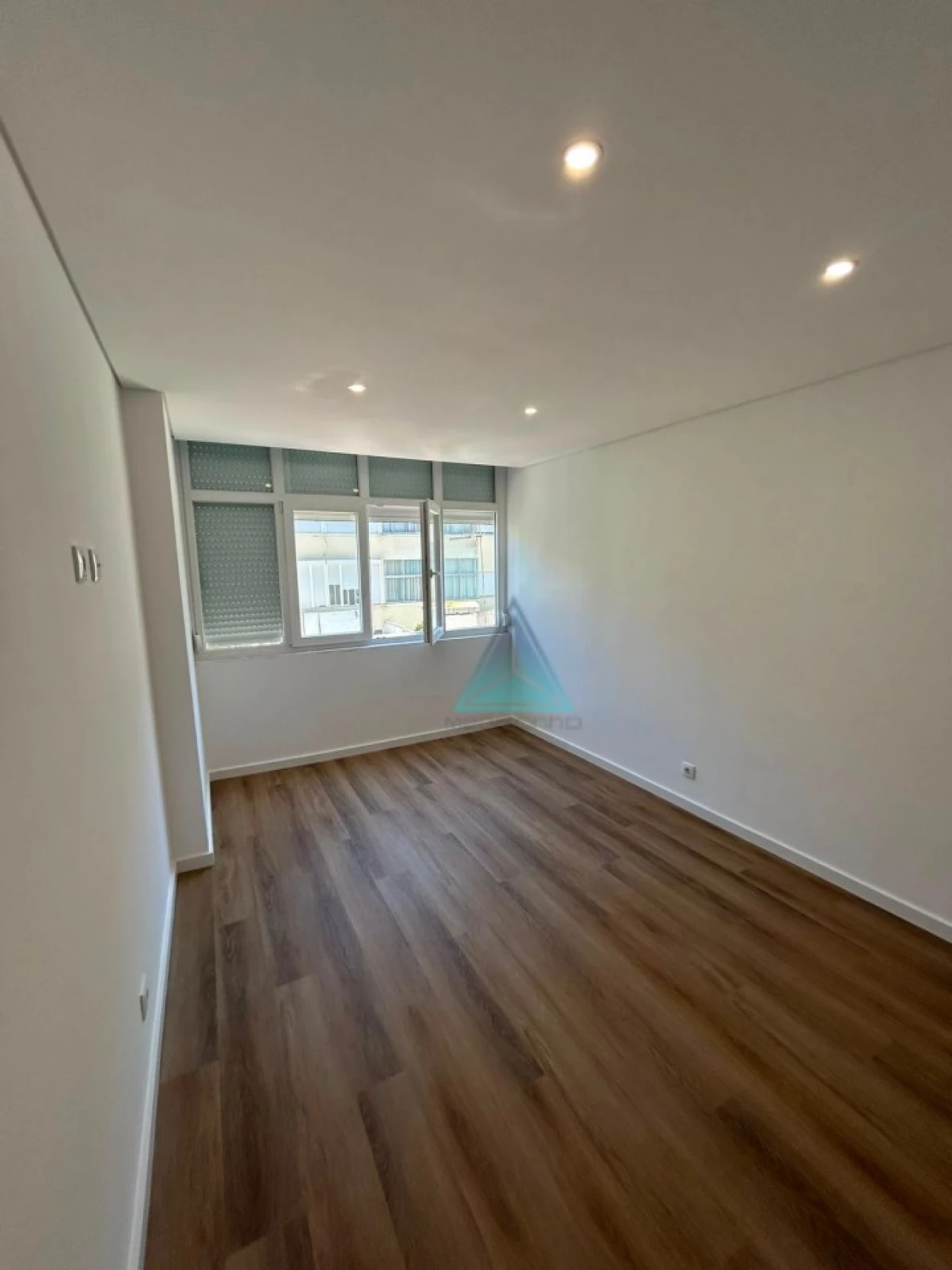 Apartamento T3 para Venda em Seixal, Arrentela e Aldeia de Paio Pires Foto 6
