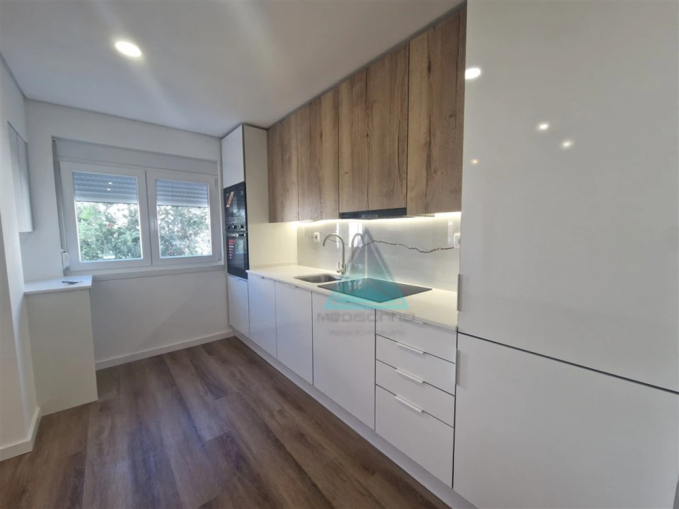 Apartamento T3 para Venda em Seixal, Arrentela e Aldeia de Paio Pires Foto 1