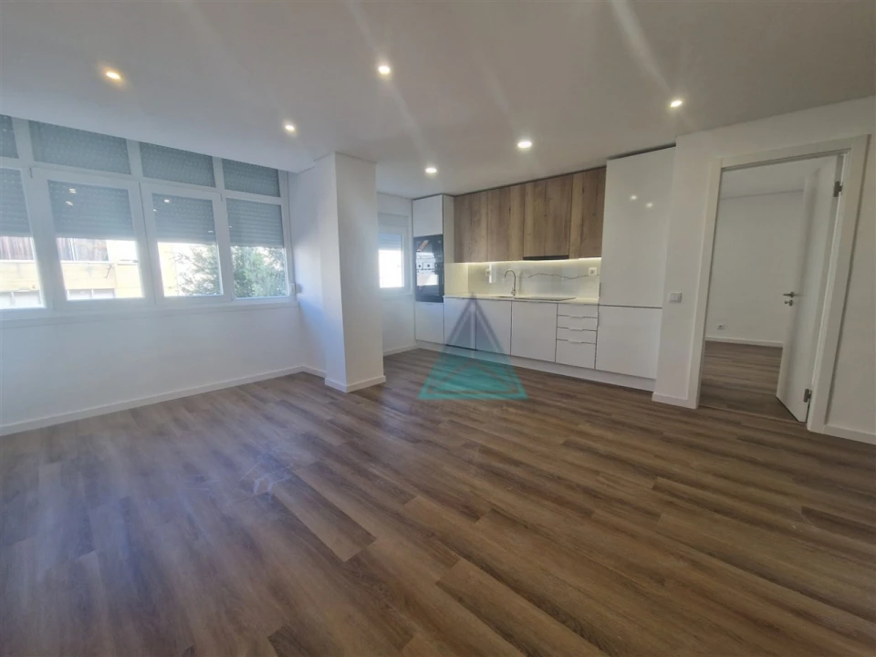 Apartamento T3 para Venda em Seixal, Arrentela e Aldeia de Paio Pires Foto 2