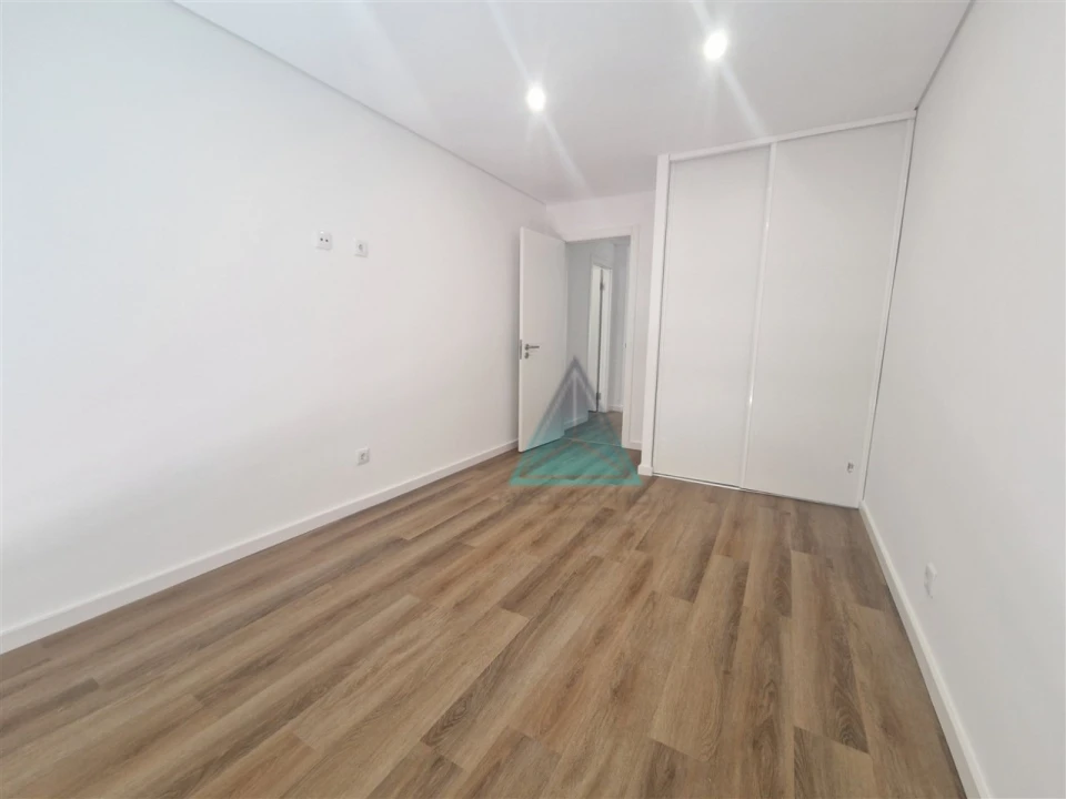Apartamento T3 para Venda em Seixal, Arrentela e Aldeia de Paio Pires Foto 5
