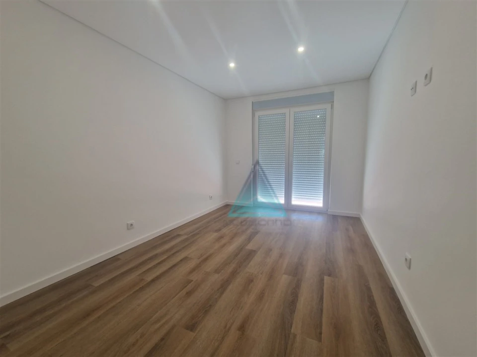 Apartamento T3 para Venda em Seixal, Arrentela e Aldeia de Paio Pires Foto 6