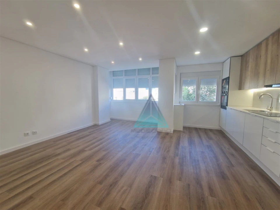 Apartamento T3 para Venda em Seixal, Arrentela e Aldeia de Paio Pires Foto 11