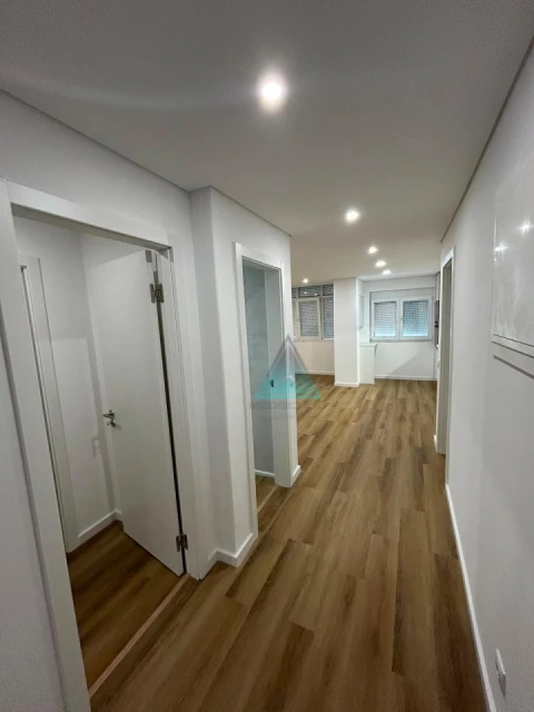 Apartamento T3 para Venda em Seixal, Arrentela e Aldeia de Paio Pires