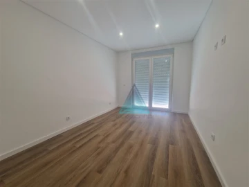 Apartamento T3 para Venda em Seixal, Arrentela e Aldeia de Paio Pires