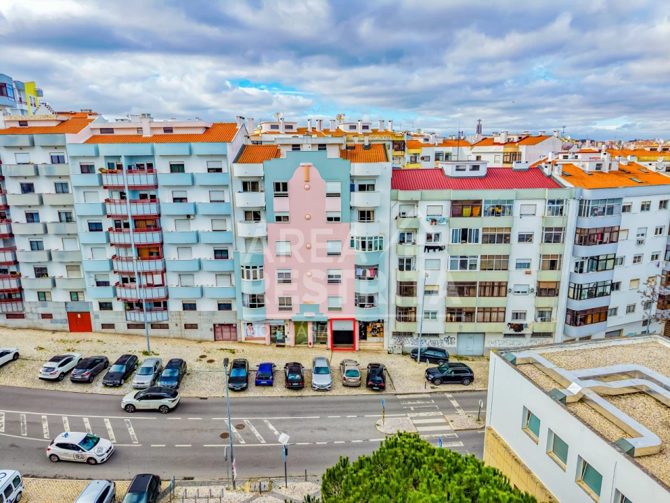 Armazém para Venda em Laranjeiro e Feijó Foto 4