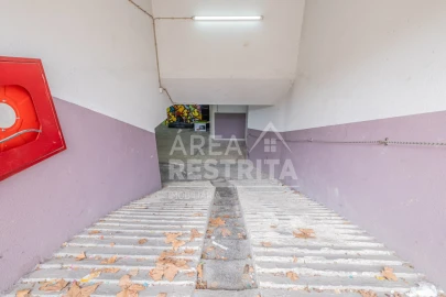 Armazém para Venda em Laranjeiro e Feijó