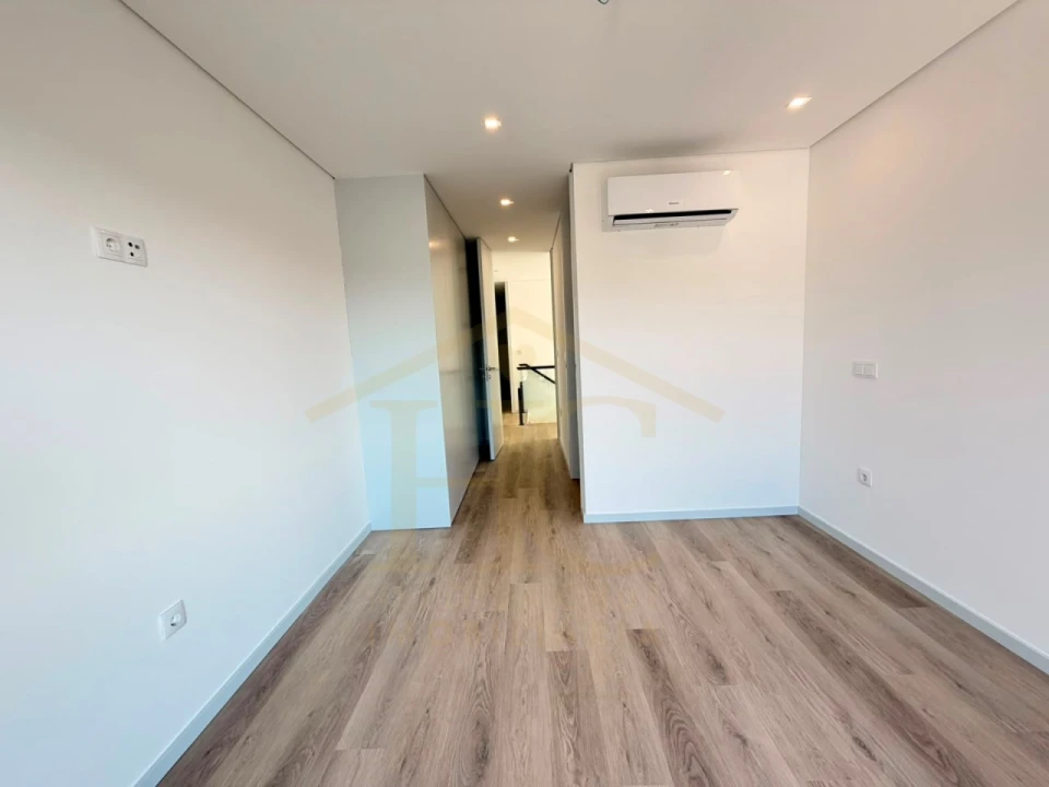 Moradia T3 para Venda em Gondifelos, Cavalões e Outiz Foto 15