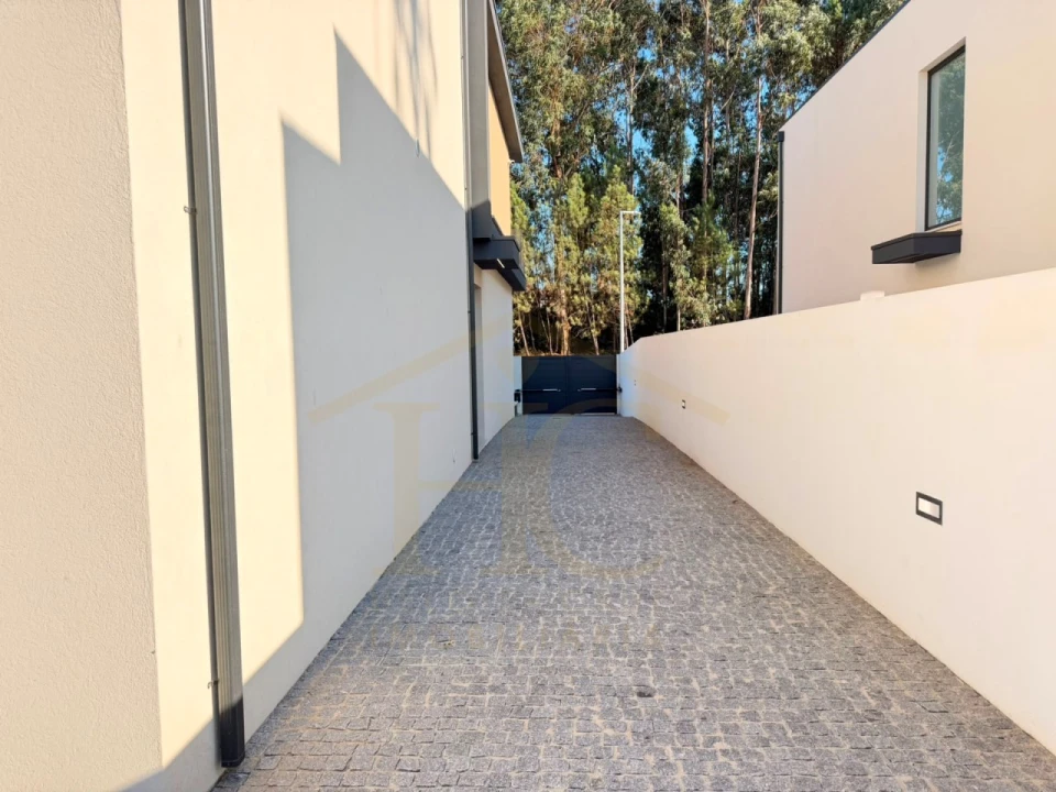 Moradia T3 para Venda em Gondifelos, Cavalões e Outiz Foto 29
