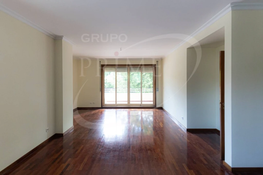 Apartamento T3 para Arrendamento em Lordelo do Ouro e Massarelos Foto 1