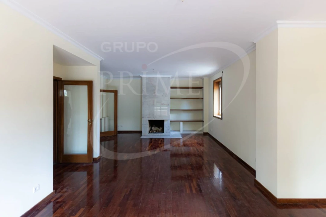 Apartamento T3 para Arrendamento em Lordelo do Ouro e Massarelos Foto 2