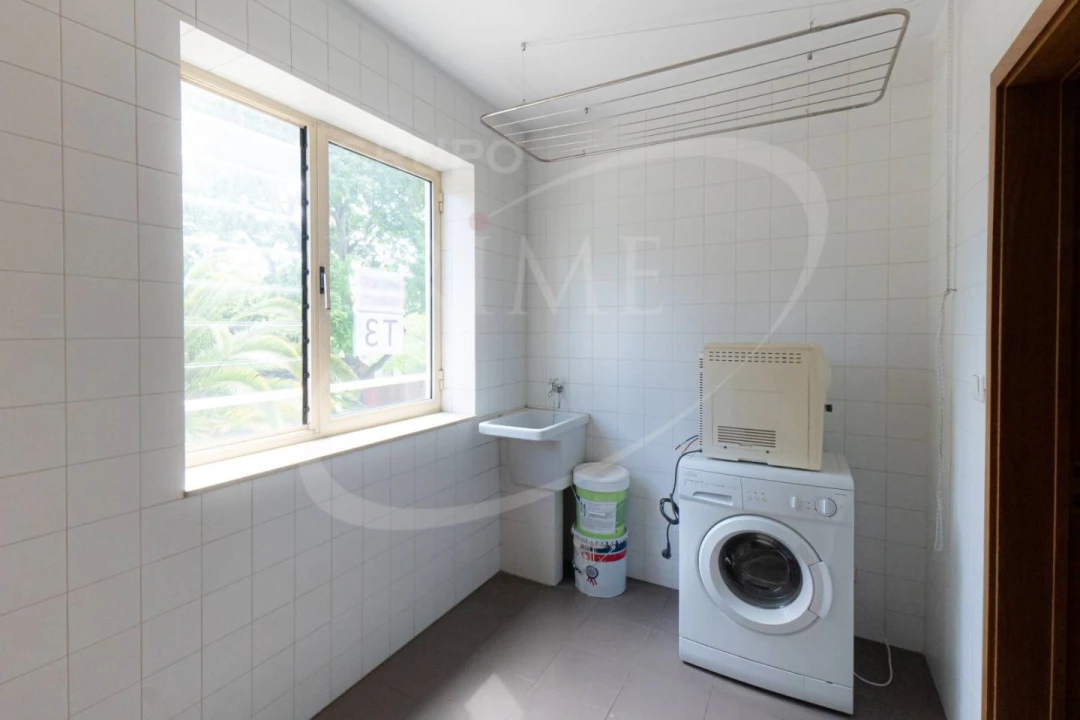 Apartamento T3 para Arrendamento em Lordelo do Ouro e Massarelos Foto 13