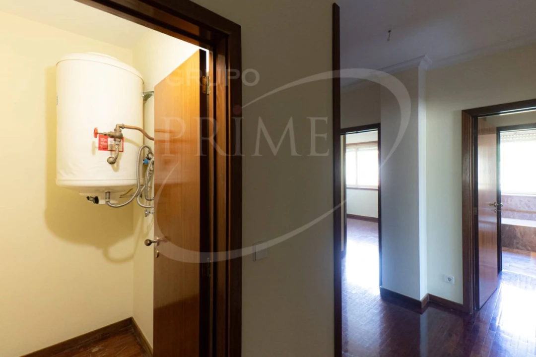 Apartamento T3 para Arrendamento em Lordelo do Ouro e Massarelos Foto 15