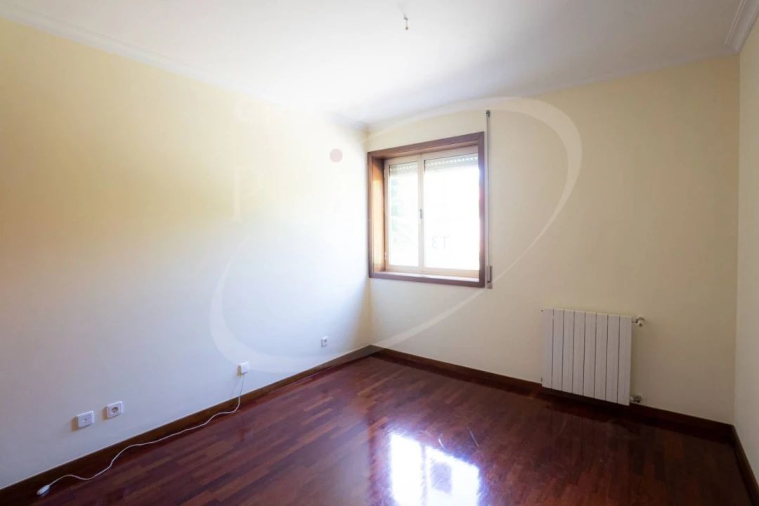 Apartamento T3 para Arrendamento em Lordelo do Ouro e Massarelos Foto 17