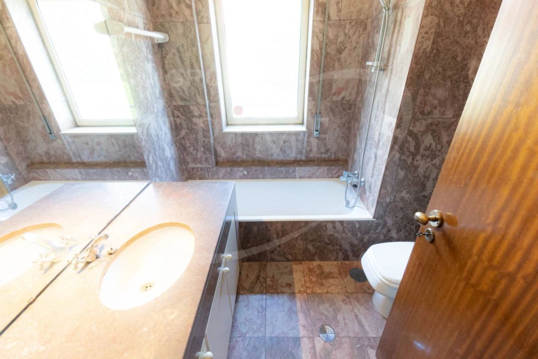 Apartamento T3 para Arrendamento em Lordelo do Ouro e Massarelos Foto 20