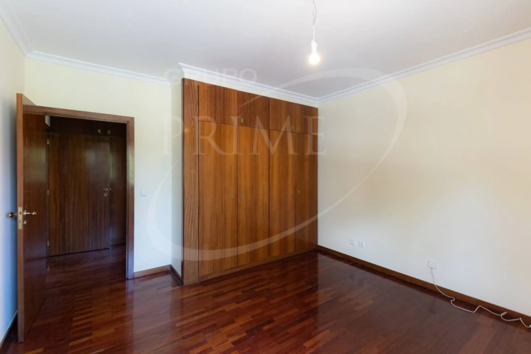Apartamento T3 para Arrendamento em Lordelo do Ouro e Massarelos Foto 23