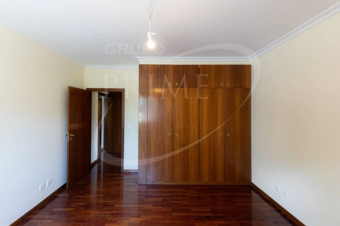 Apartamento T3 para Arrendamento em Lordelo do Ouro e Massarelos Foto 24