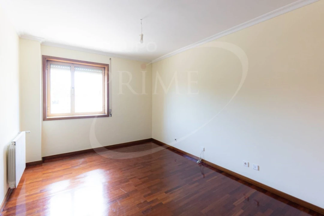 Apartamento T3 para Arrendamento em Lordelo do Ouro e Massarelos Foto 25